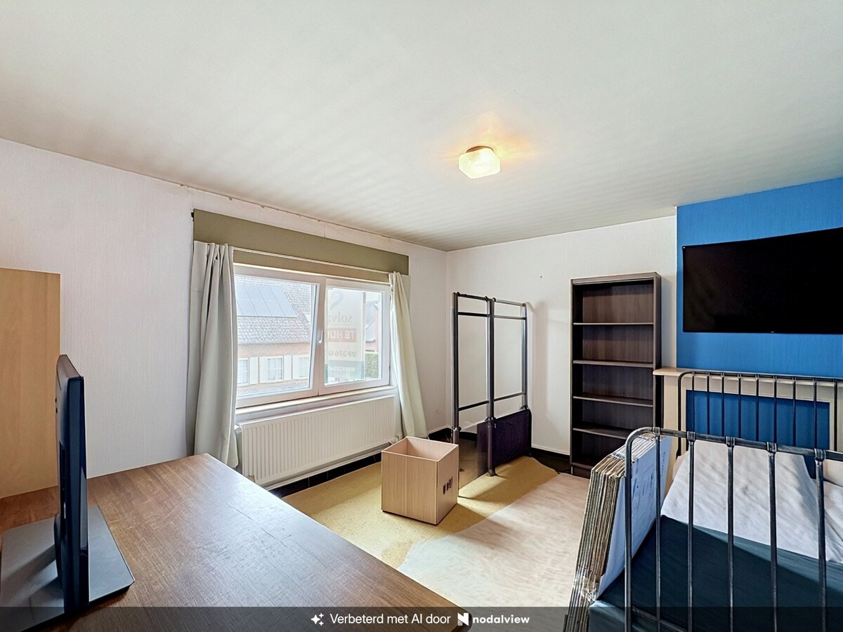 Woning met veel opbergruimte te Zomergem! 