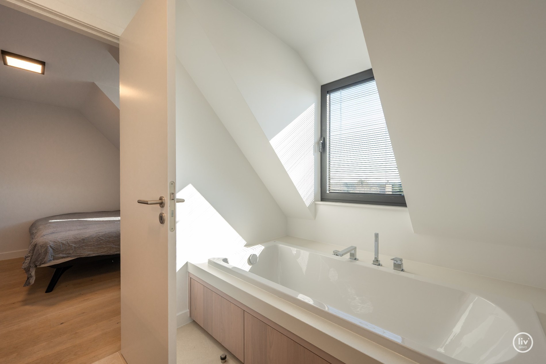 Élégant et récemment rénové duplex appartement au cœur de Knokke. 