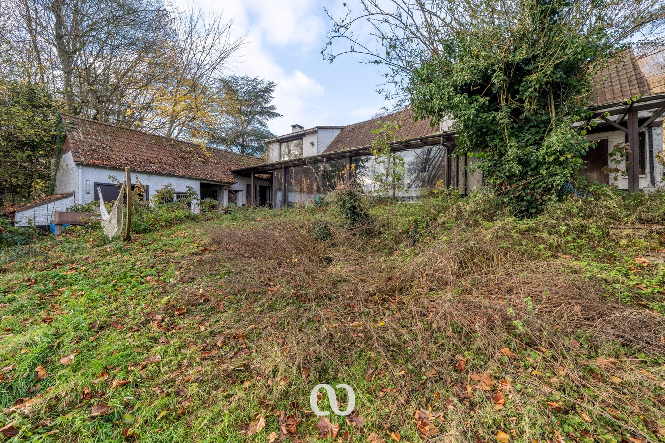 Te renoveren hoeve op sublieme ligging 