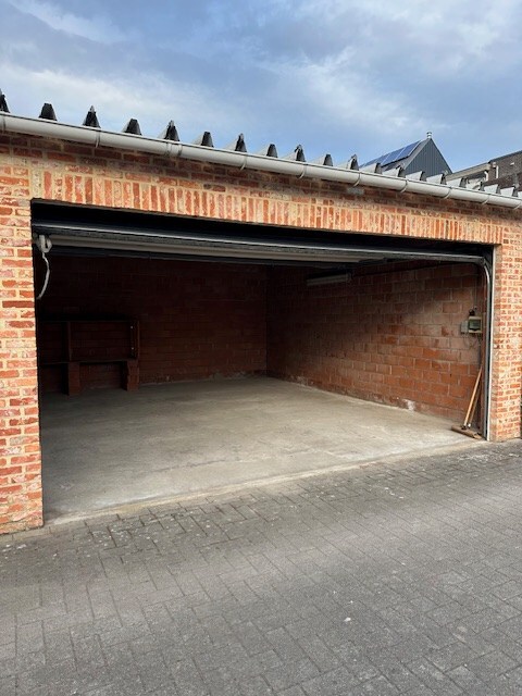 Verhuurd garage - Geel