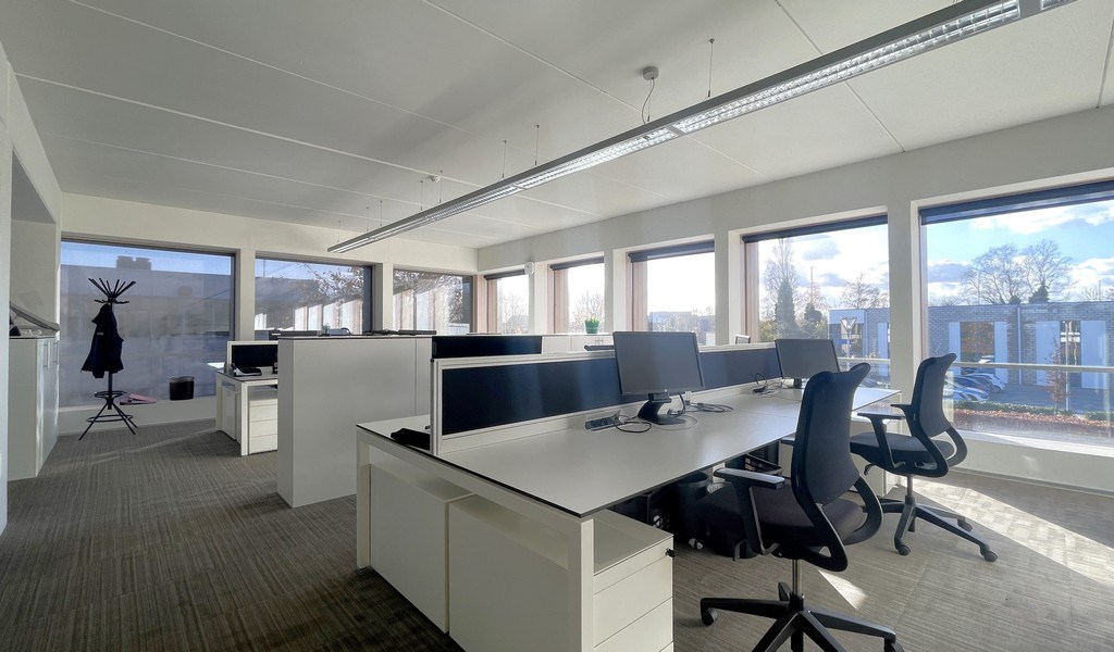 Volledig uitgeruste kantoren te huur langs E313 te Wommelgem