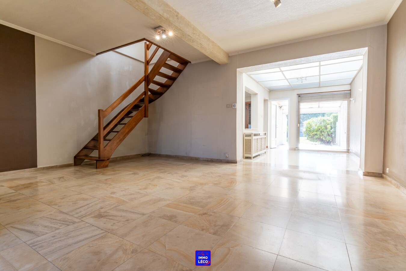 3 façades en excellent état d'entretien, beaux volumes, jardin de 340m² SUD-EST ! 