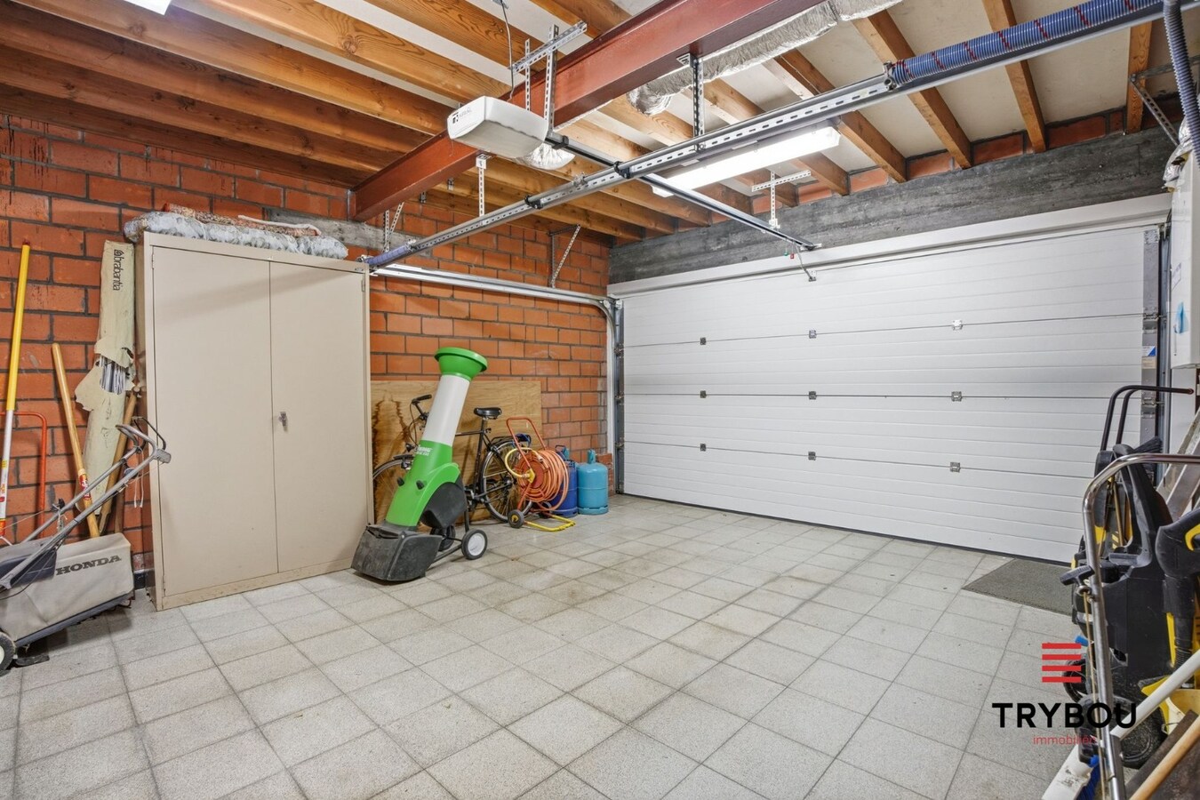 Alleenstaande woning met handelsruimte! 