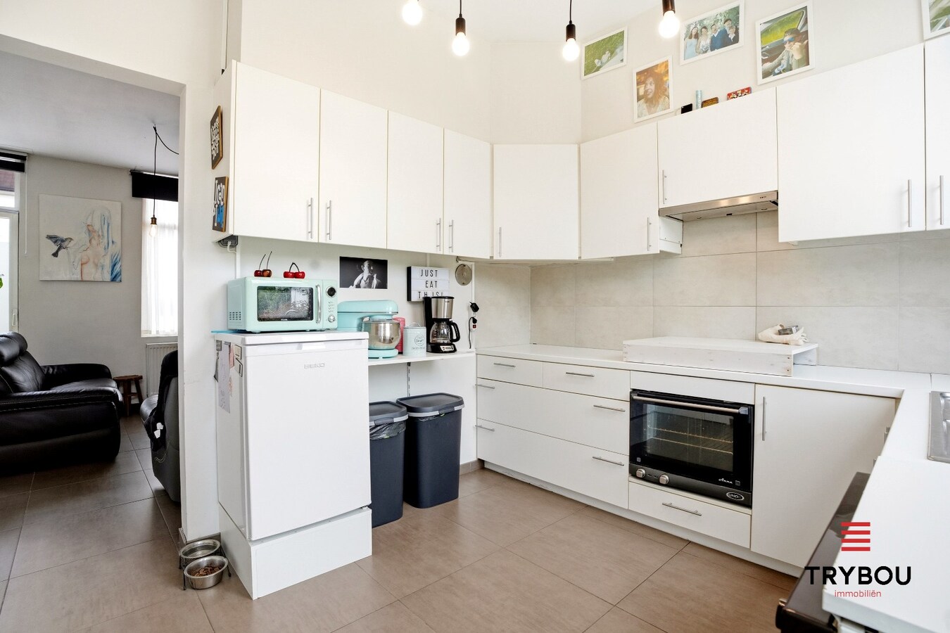 Instapklare woning met 4 slaapkamers te koop in het hartje van Poperinge! 