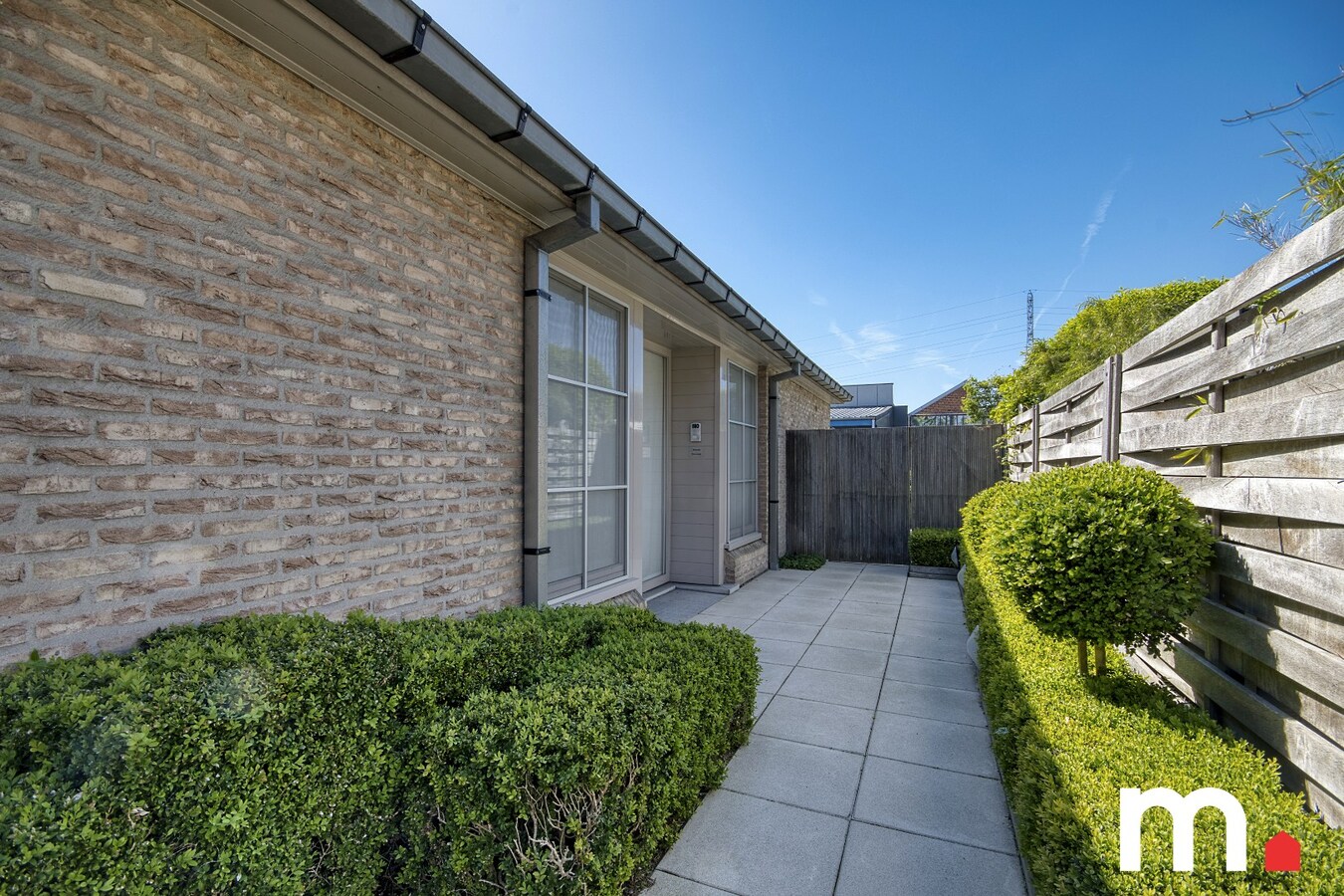 Unieke instapklare Villa te Emelgem op 621m² op TOPligging ! 