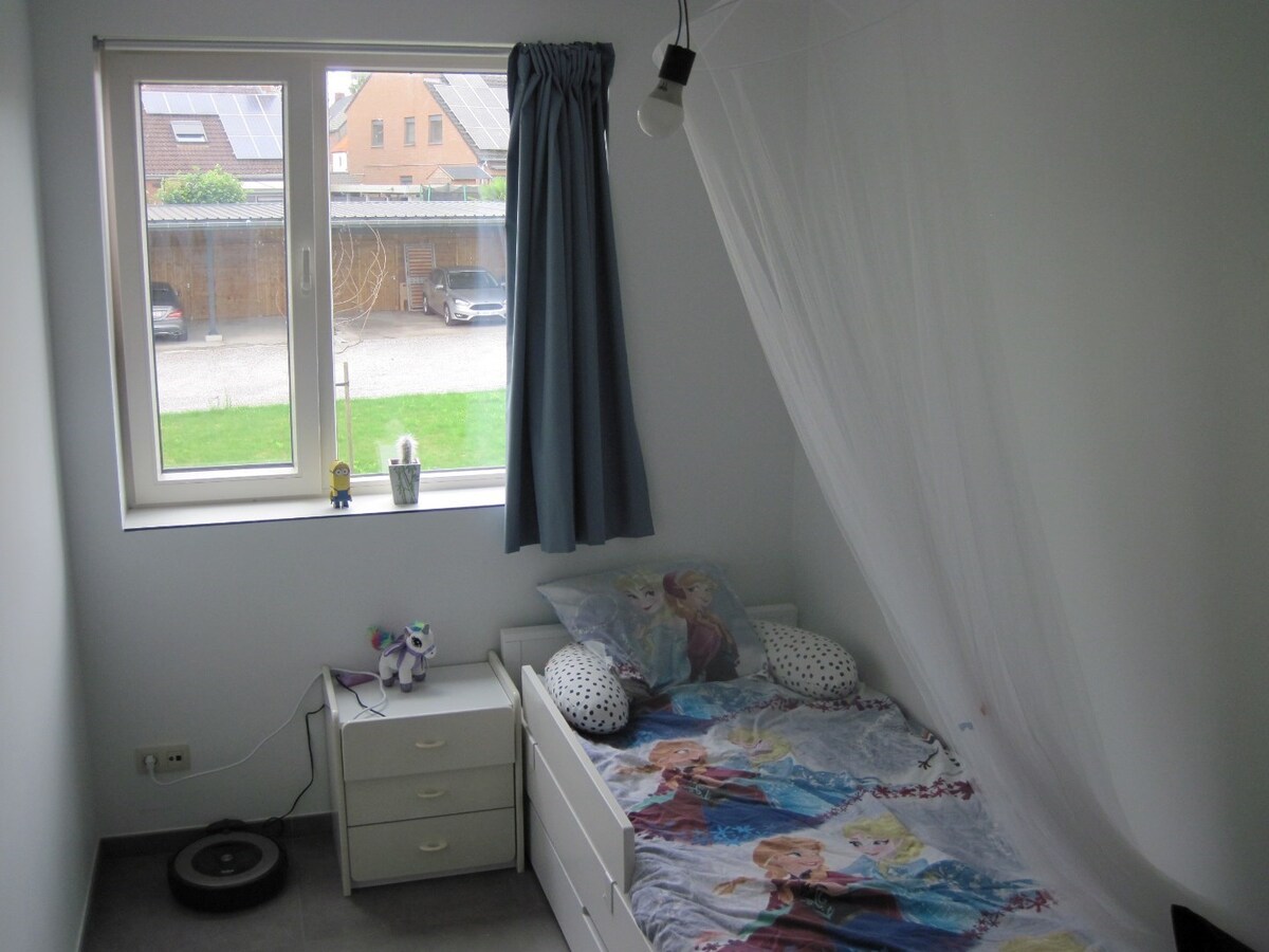 Recente BEN-woning met een E-peil van 3.  Centrum Gavere. 