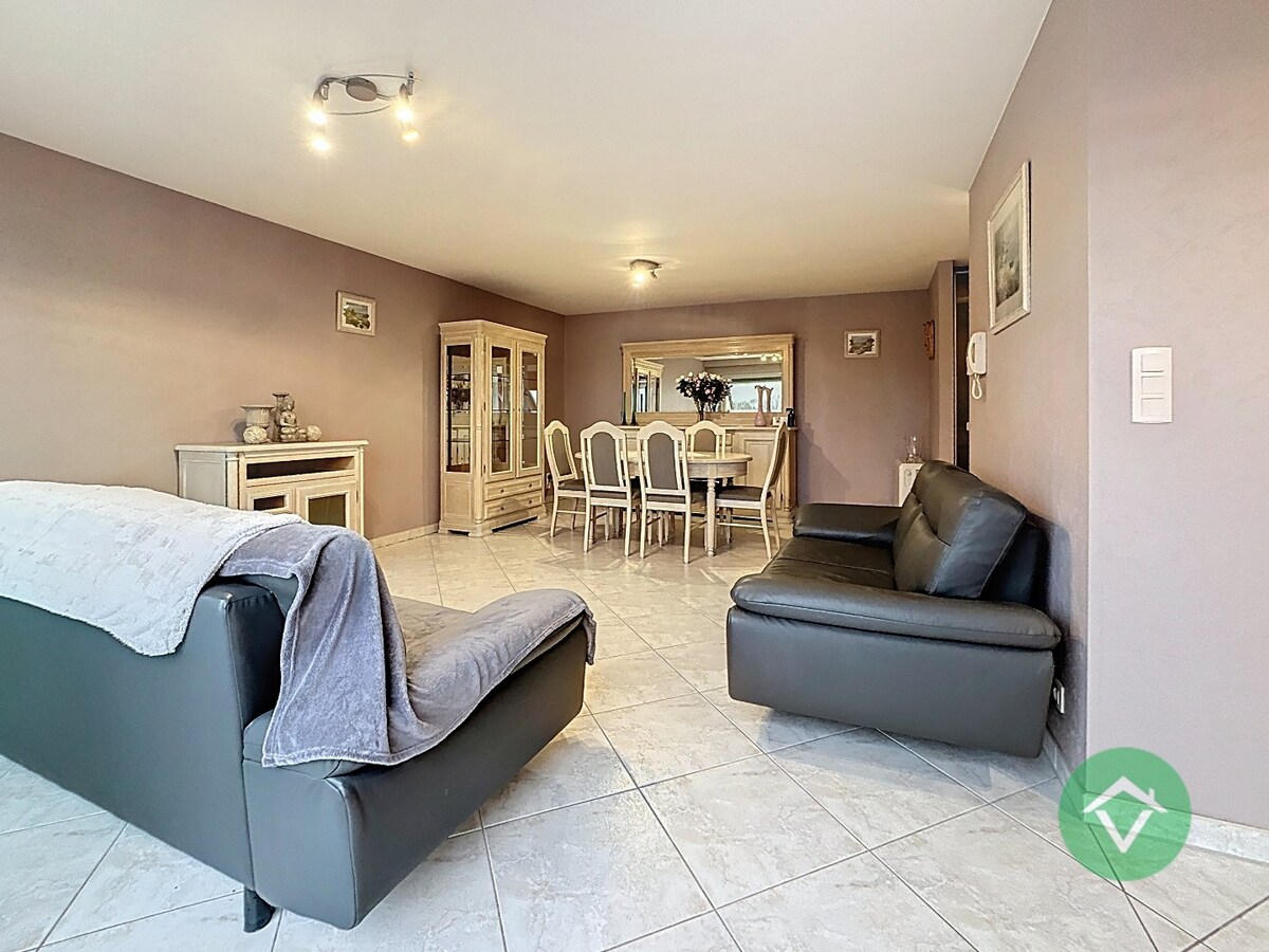 Appartement met 2 slaapkamers en garage te Torhout 