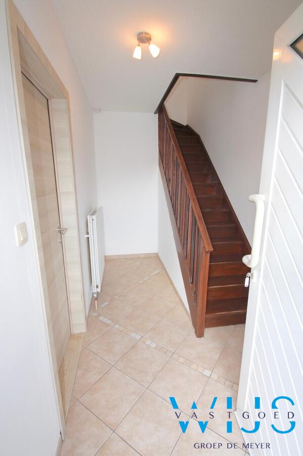 Gezellig woonhuis op een zeer rustige locatie te Lembeke ! 