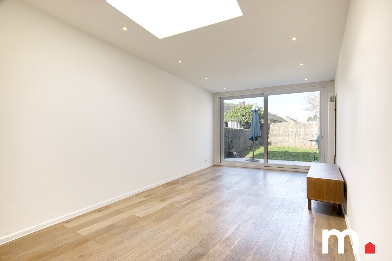 Instapklare woning met uitweg te Kortrijk ! TOPPER ! 