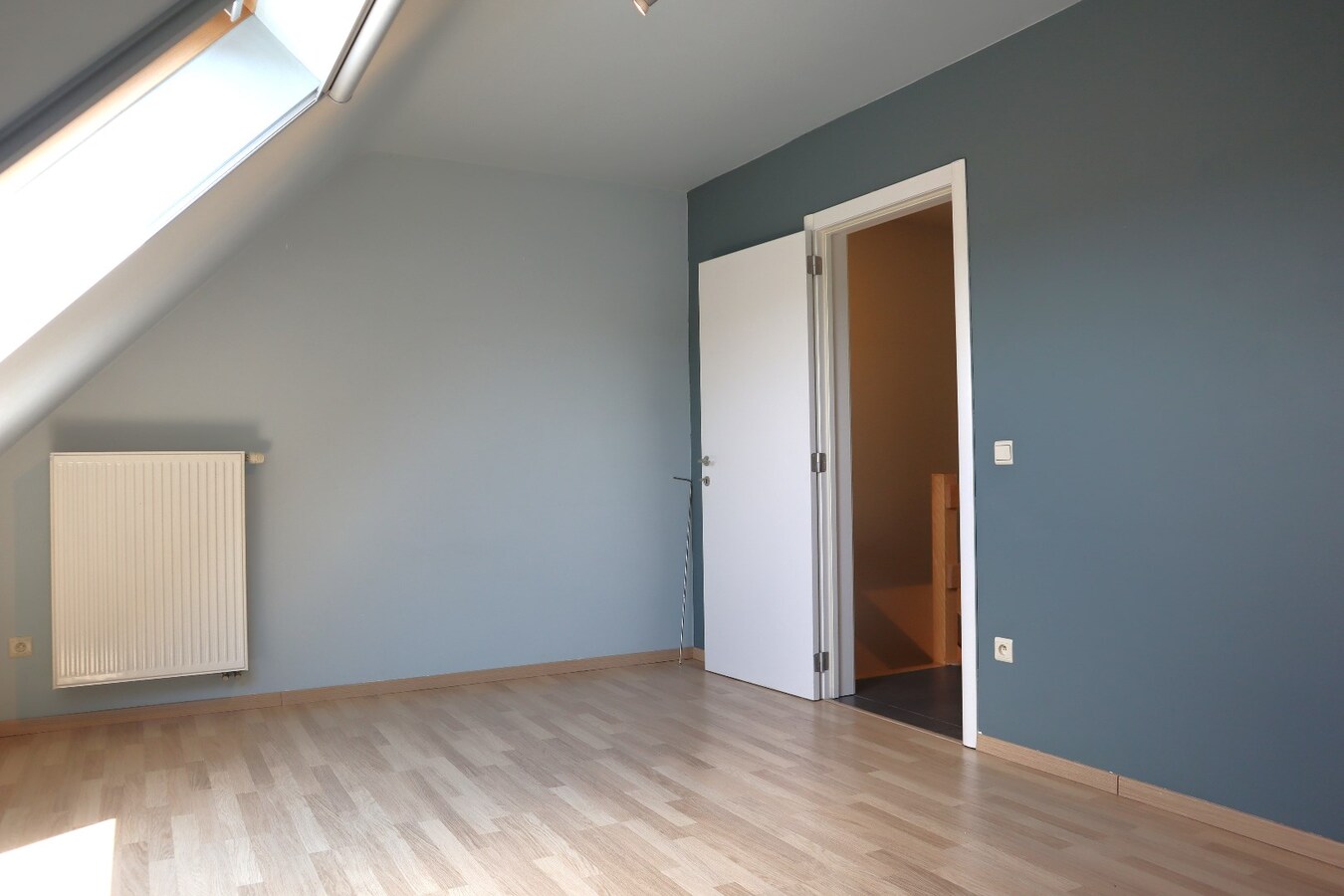 LED-on-IMMO biedt aan : Ruim Duplex Appartement in Bierbeek (Korbeek-Lo) 