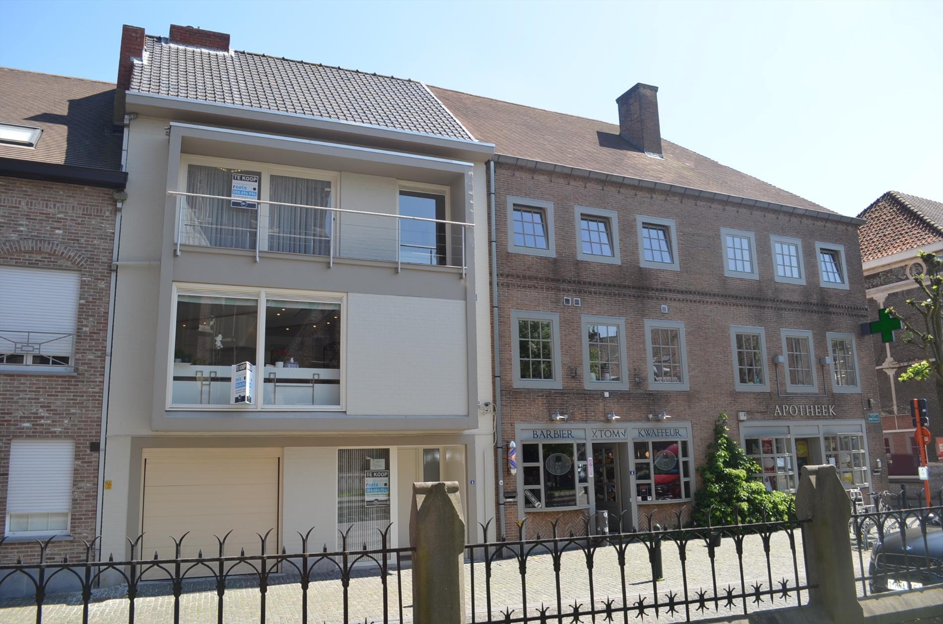 Ruime stijlvolle bel-etage met praktijkruimte, 5 slaapkamers en tuin te centrum Eeklo 