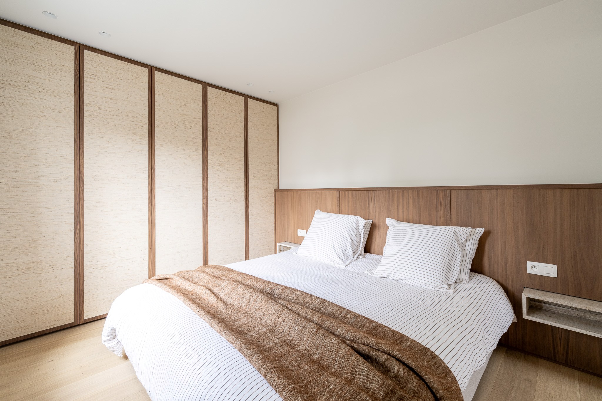 Très luxueuse et charmante villa jumelée rénovée, située à proximité du centre commercial de Knokke. 