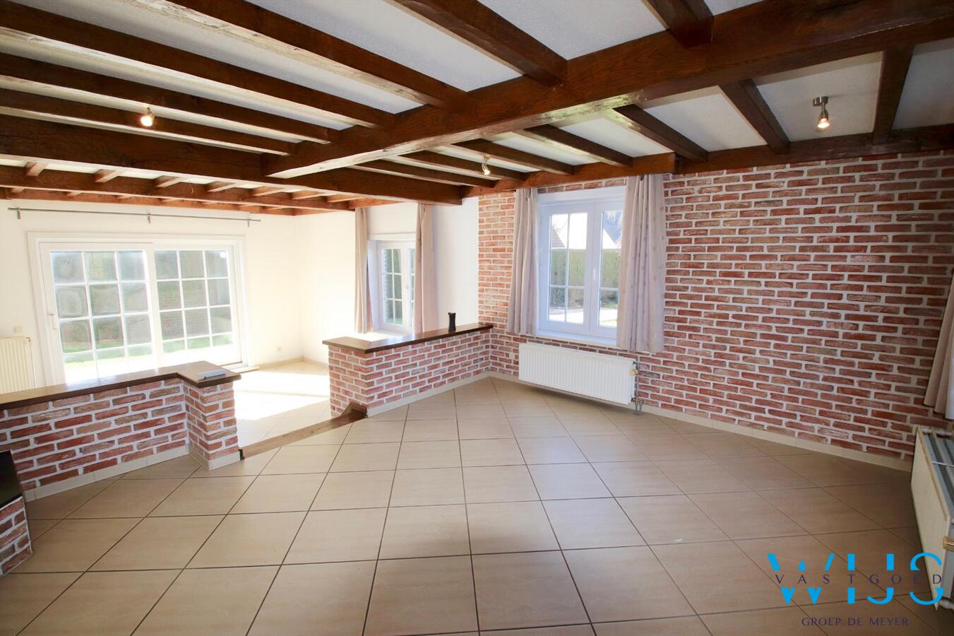 Uitzonderlijk goed gelegen woonhuis op een perceel van 841 vierkante meter in ERTVELDE! 