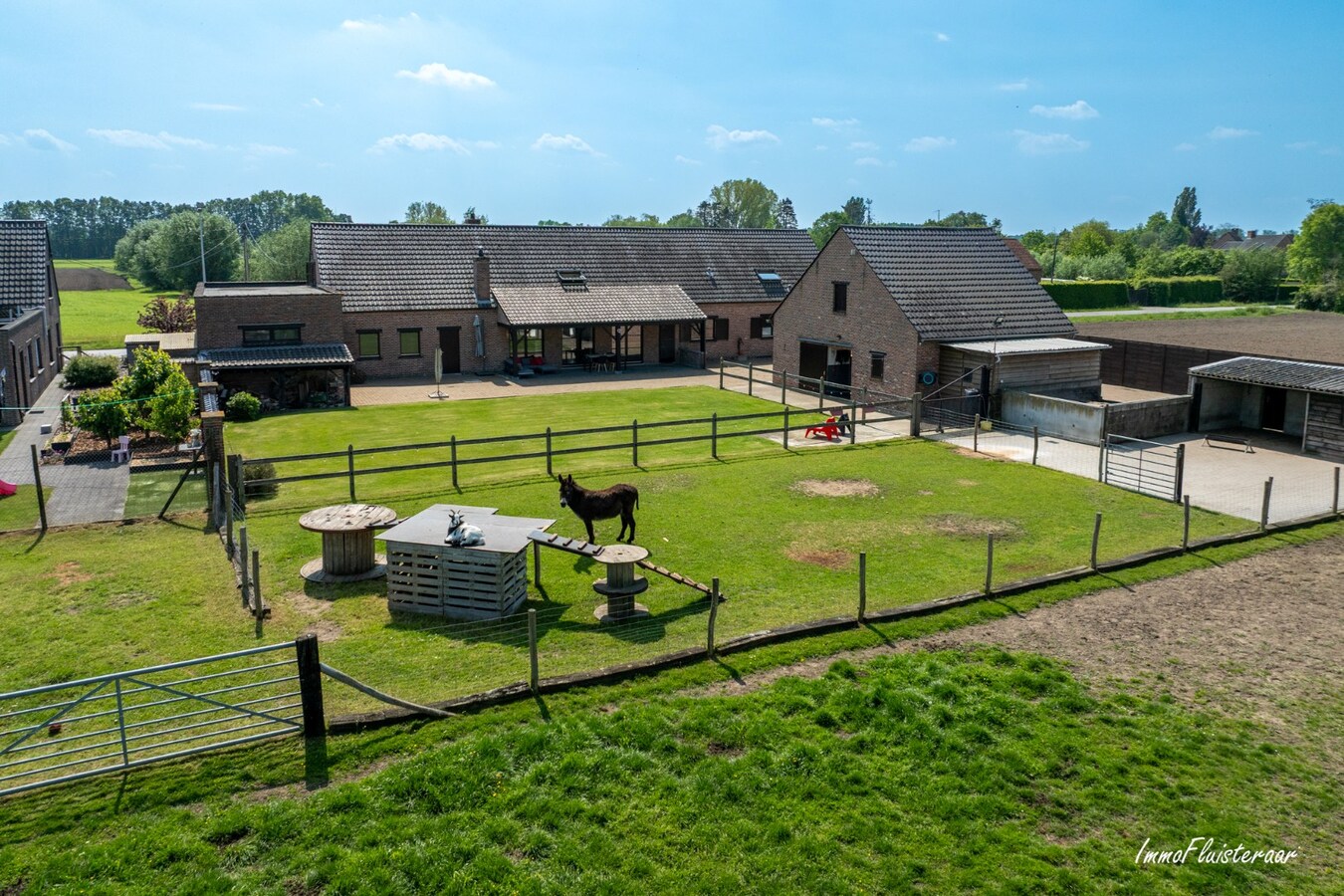 Idyllische langgevelhoeve met stalgebouw op ca. 16.473 m² te Lier    BEZOEKDAG OP AFSPRAAK ZATERDAG 20 JUNI 10U-14U 