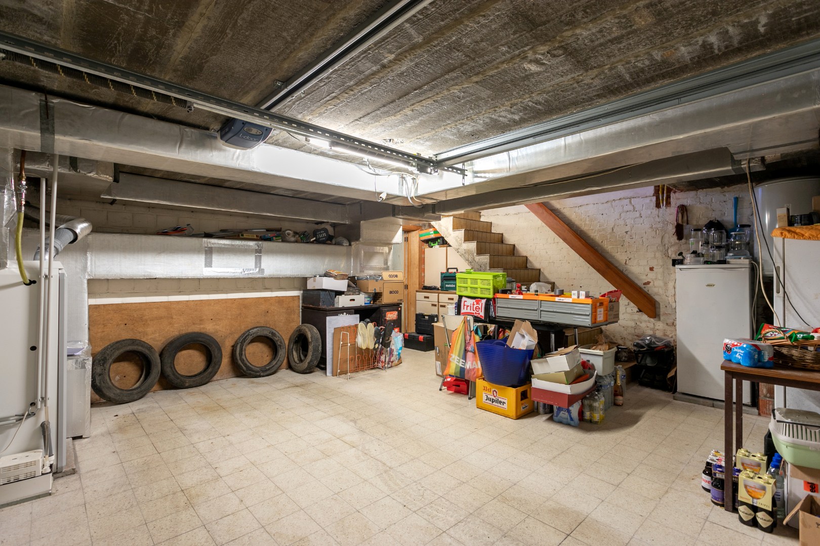 Rustig gelegen gezinswoning (EPC C) met 3 slaapkamers, garage en prachtige tuin in Halle 