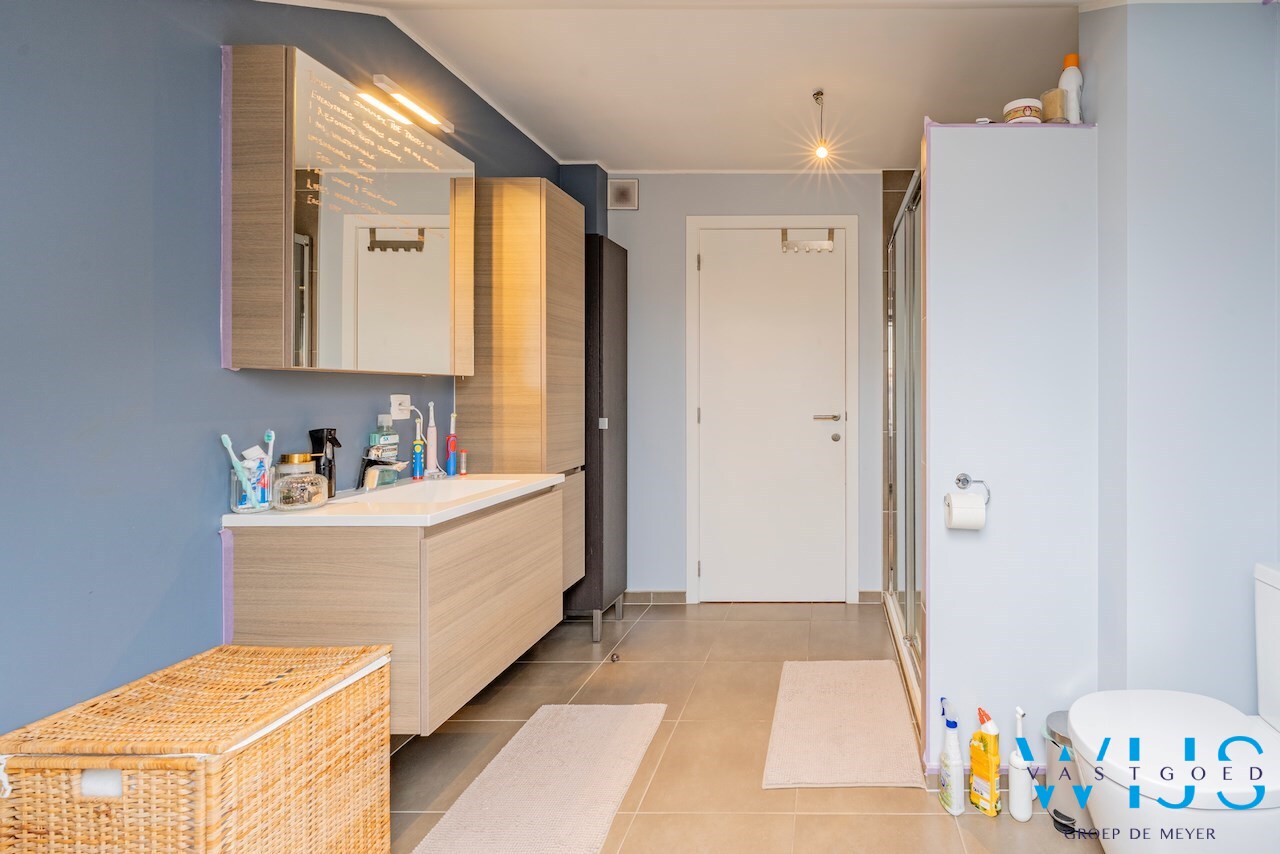 Recent duplexappartement met zeer aangenaam terras te Ertvelde ! 