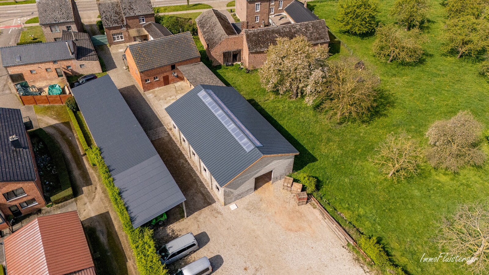 Charmante verder af te werken woning met paardenstallen en weide op ca. 1,7 ha te Geetbets 