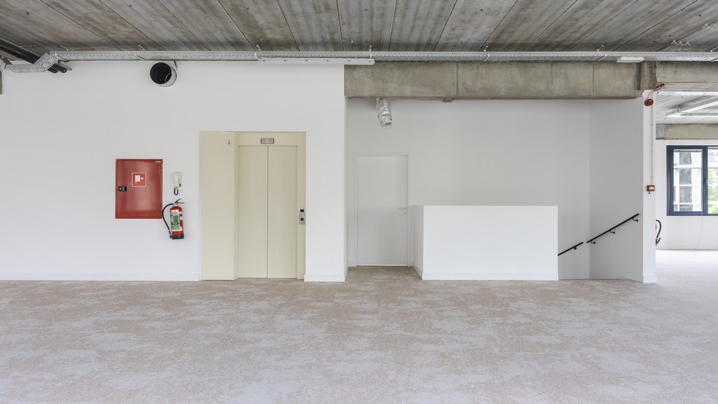 Gerenoveerd kantoor te koop nabij station Berchem