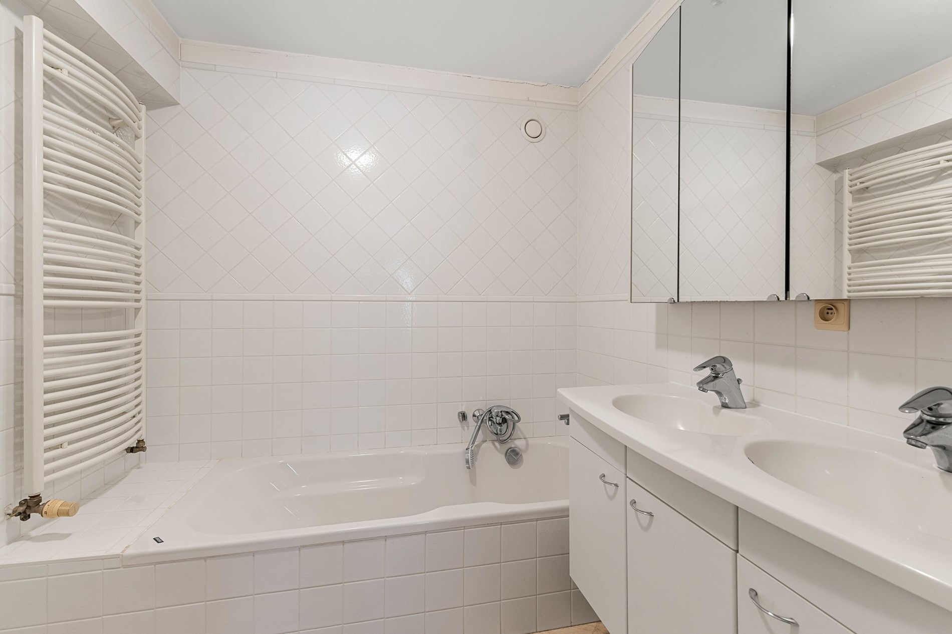 Instapklaar appartement met 2 slaapkamers gelegen in het centrum van Knokke. 