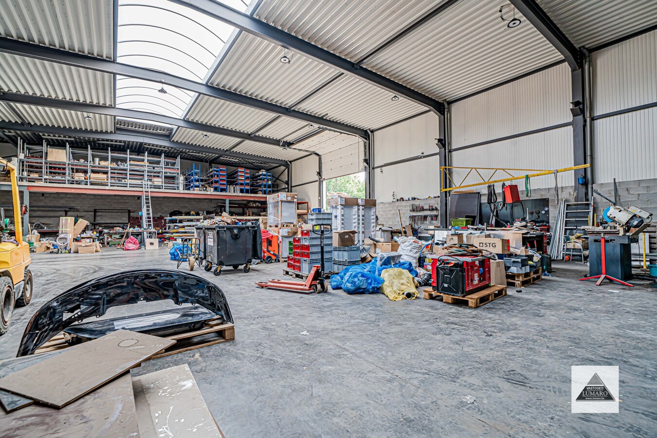 Industriegebouw 770m² met kantoren en woonst - perceel 45a 