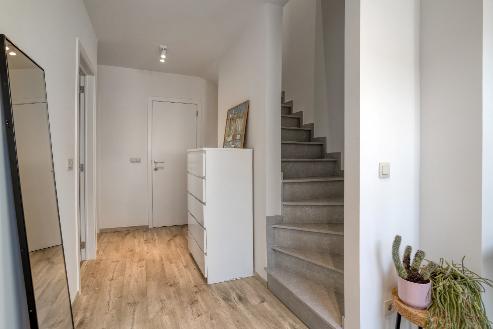 Instapklare woning met 4 slaapkamers, aangename leefruimte met staanplaats - EPC 89Kw/m² 