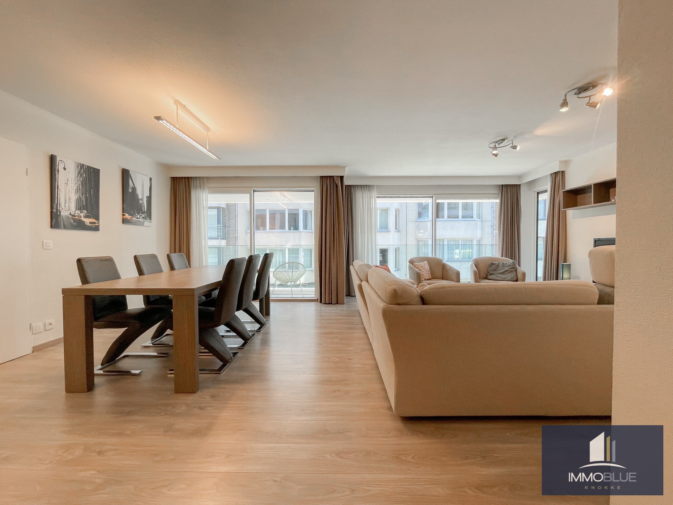 Appartement prêt à emménager situé sur la Place du Phare. 