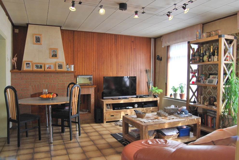 Te renoveren woning met bijgebouwen op 3516m² te Wachtebeke 