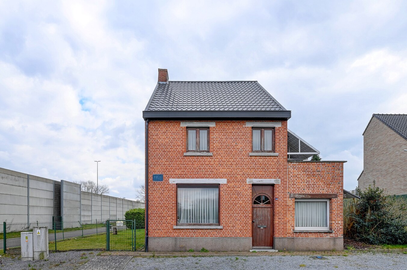 Open bebouwing met 4 slaapkamers 