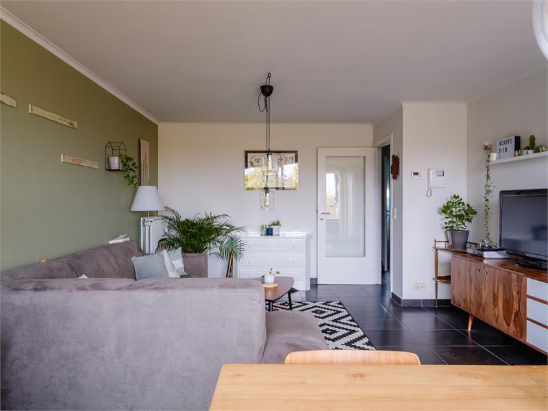 Instapklaar appartement met zicht op water. 