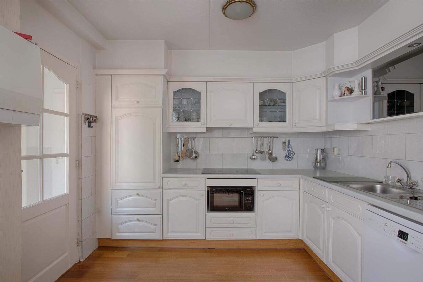 Halfvrijstaande woning met garage/carport gelegen op 275 m2 aan de Prs. Marijkestraat 7 te Bergeijk. 