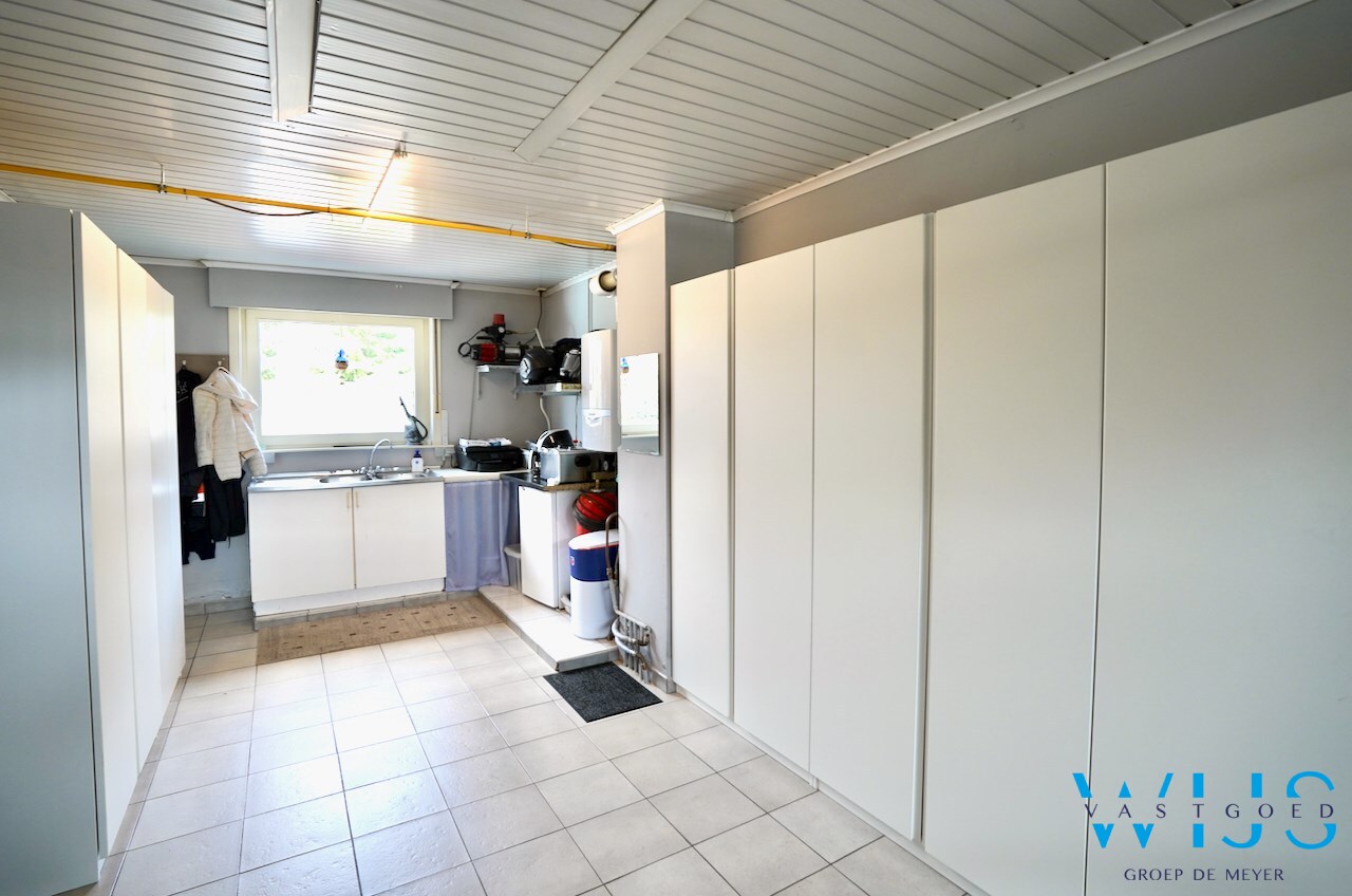 Woonhuis met prachtig zwembad te ERTVELDE ! 