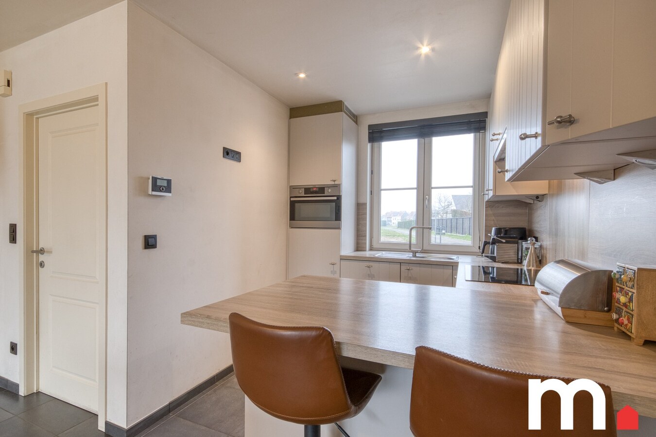 Recente woning (bouwjaar 2013) met grote tuin in doodlopende straat ! 