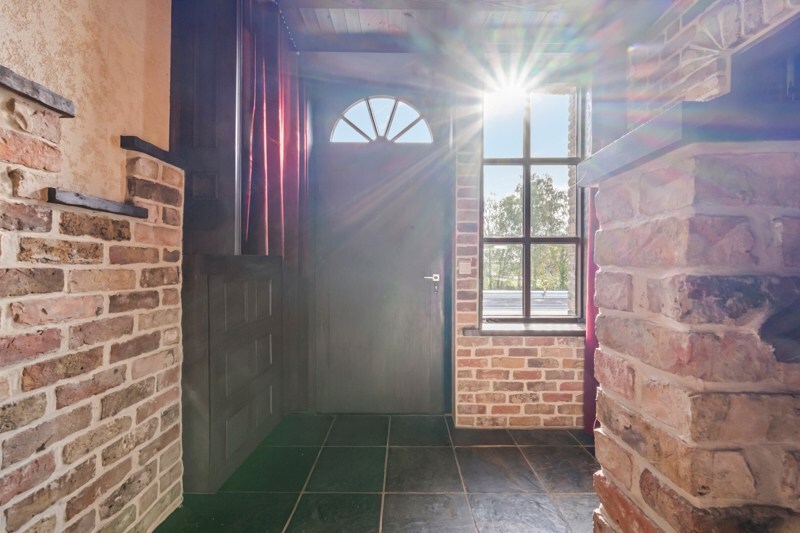 Te renoveren vrijstaande woning met prachtig uitzicht in natuurgebied 