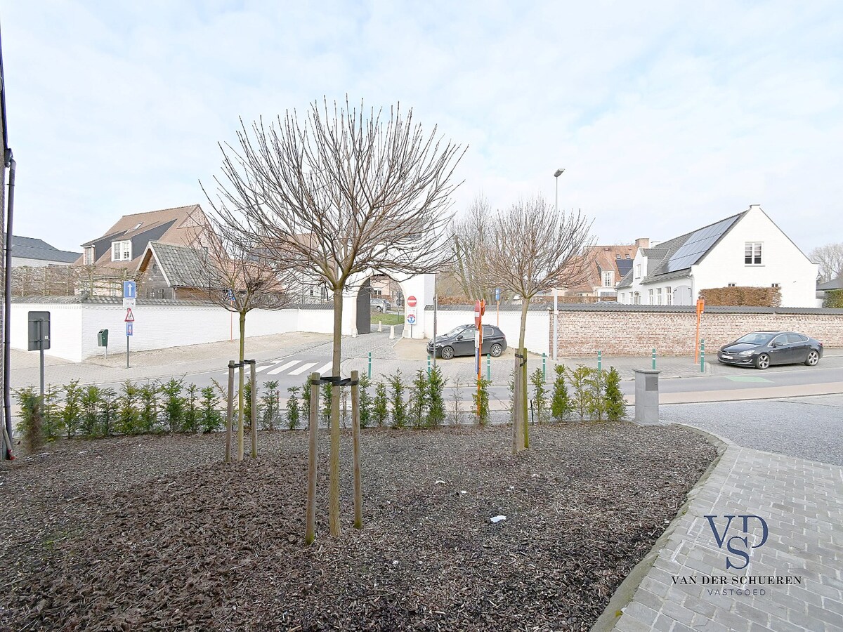Recente pastorijwoning in hartje Dikkelvenne. 