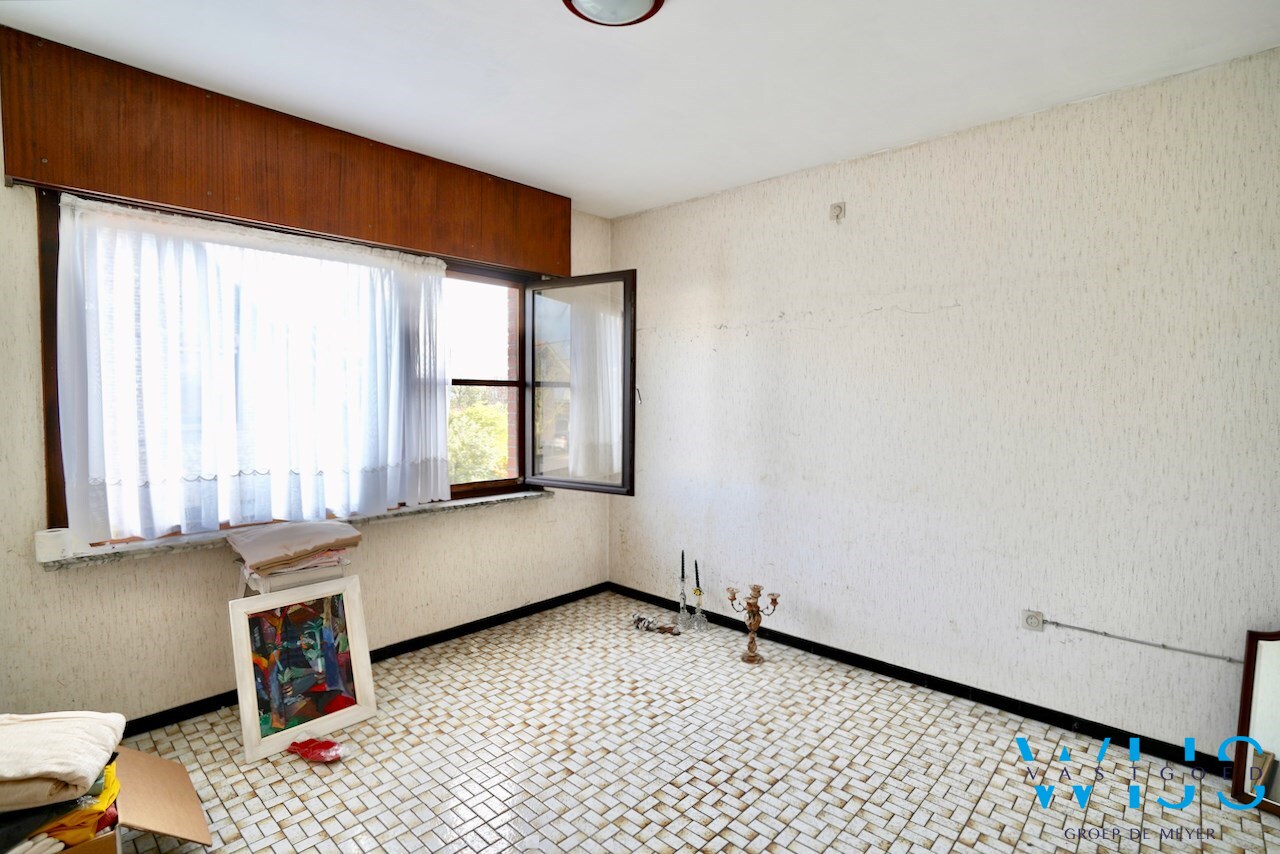 Volwaardig woonhuis met bijgebouwen te Wippelgem ! 