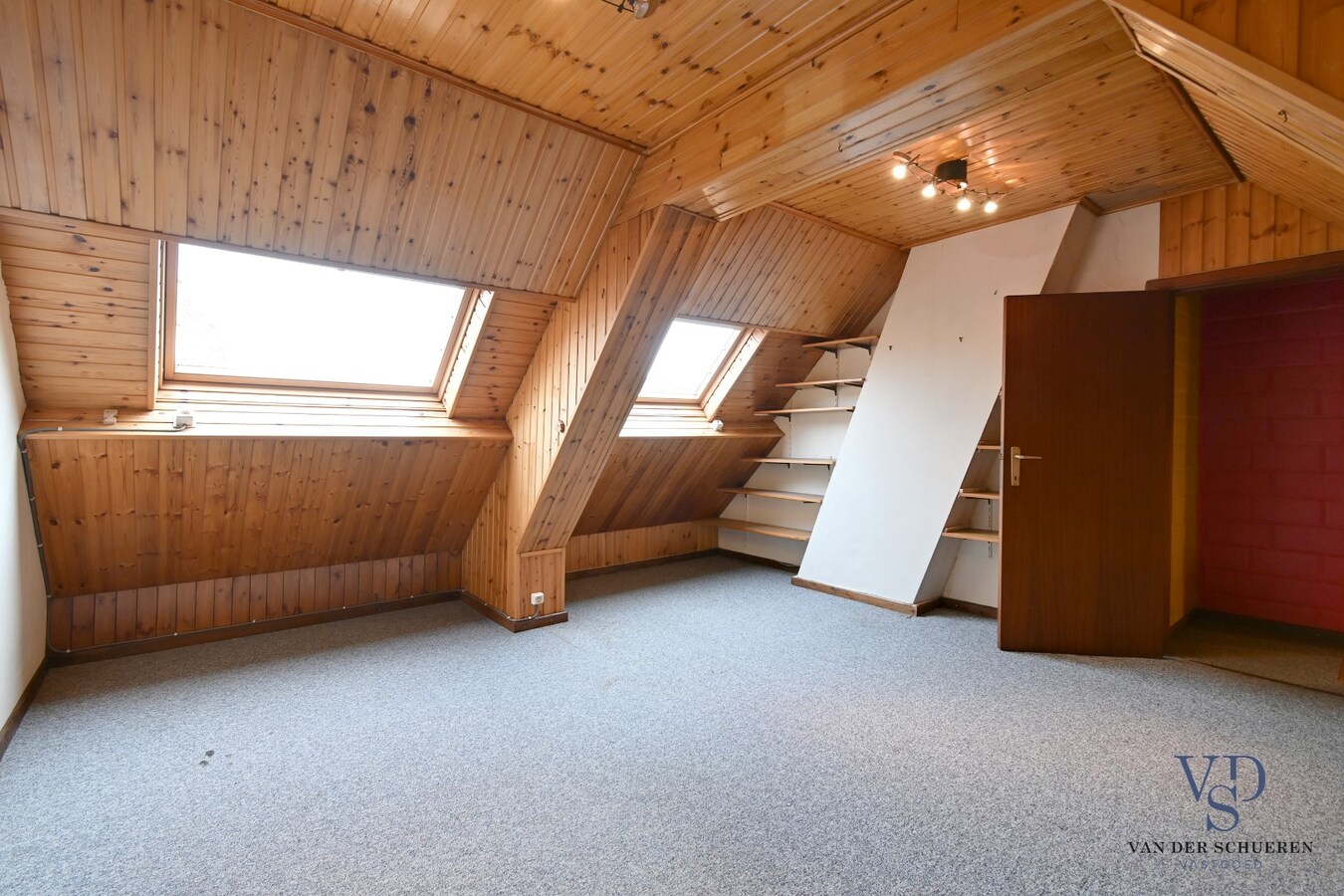 Charmante hoeve met stallen 