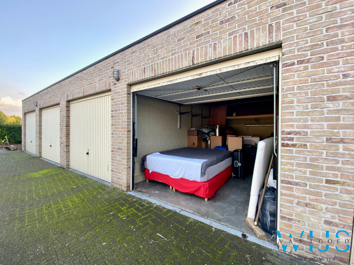 3 slaapkamerappartement met garage in hartje Assenede ! 