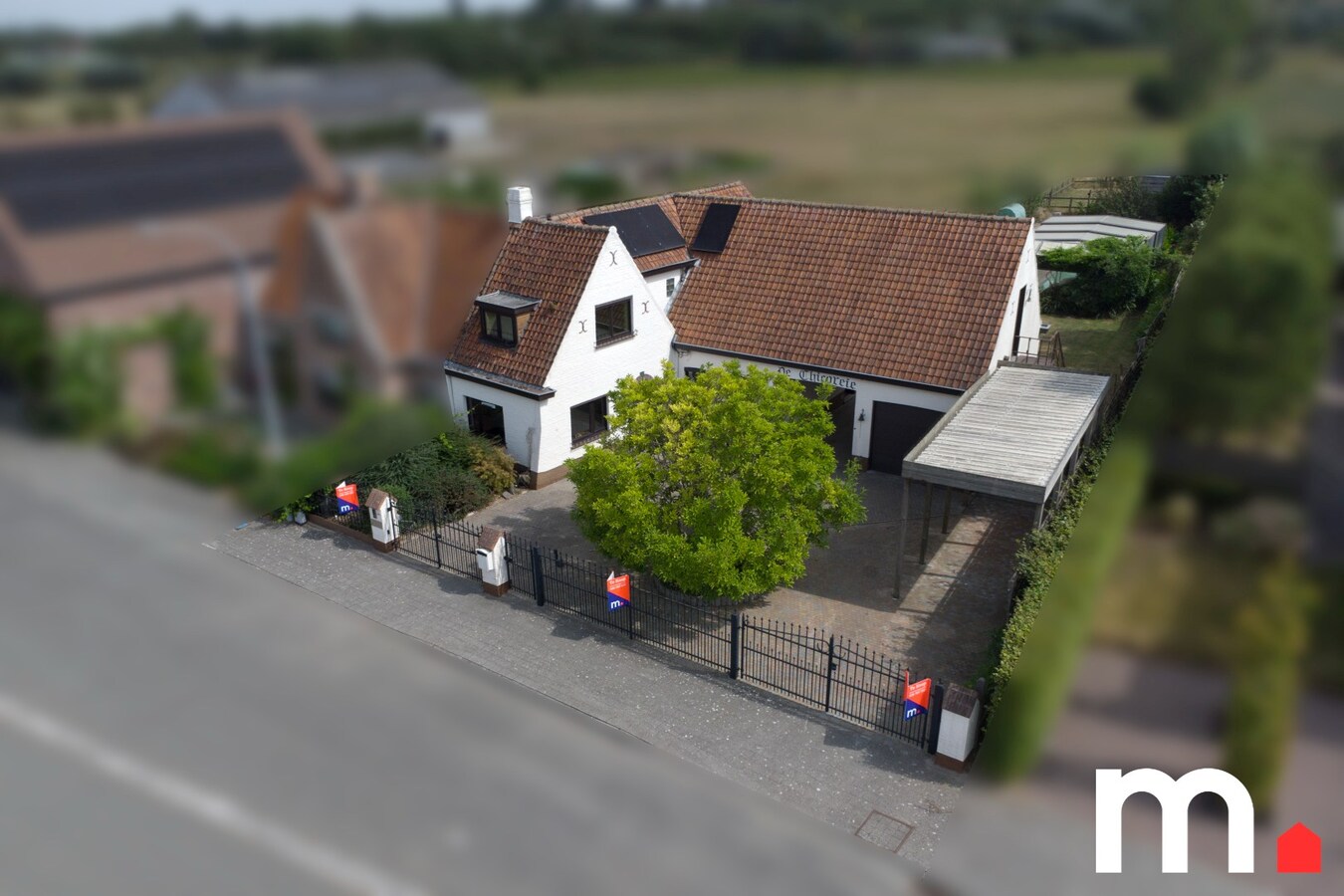 Unieke woning met zwembad en prachtig verzicht op het Preshoekbos ! 