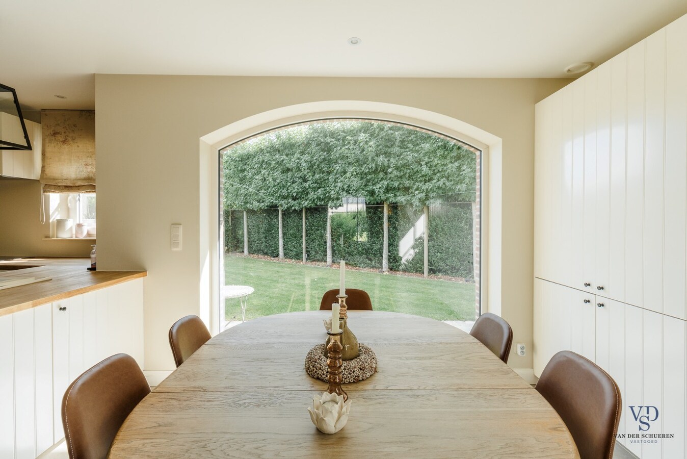 Hedendaagse villa in landelijke stijl 