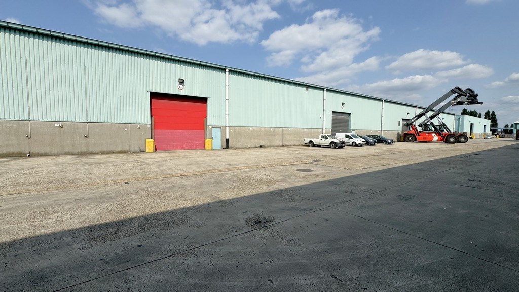 Loodsen te huur in haven van Antwerpen