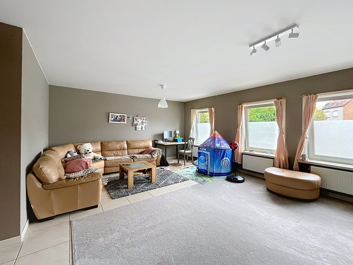 Ruim Appartement met groot terras Ursel 