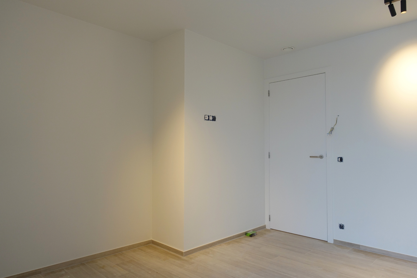 Kwalitatief nieuwbouwappartement met  enorm terras 