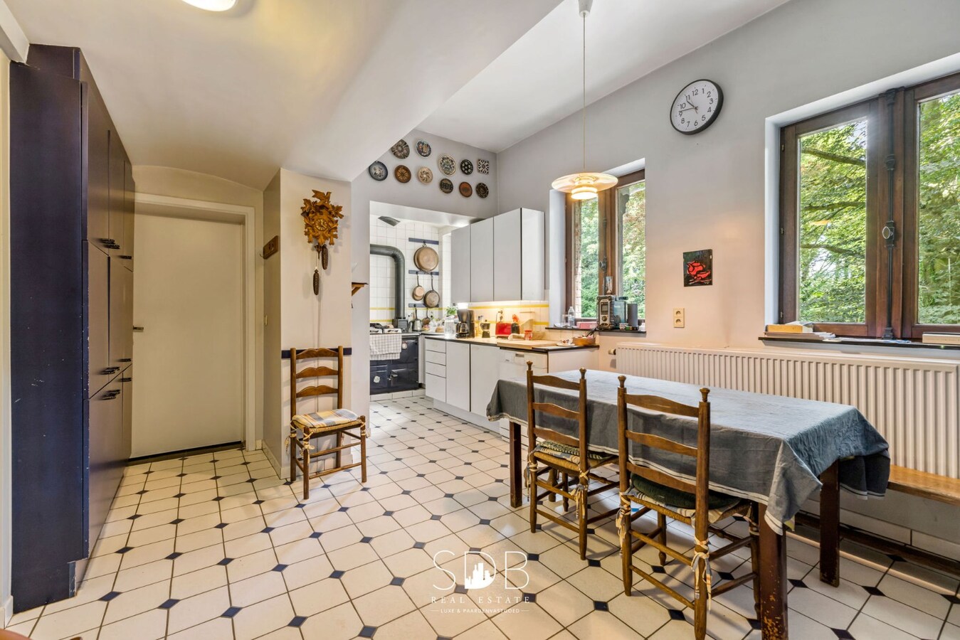 Prachtig kasteel met omringend park, weilanden en stalgebouw op circa 5hectare 