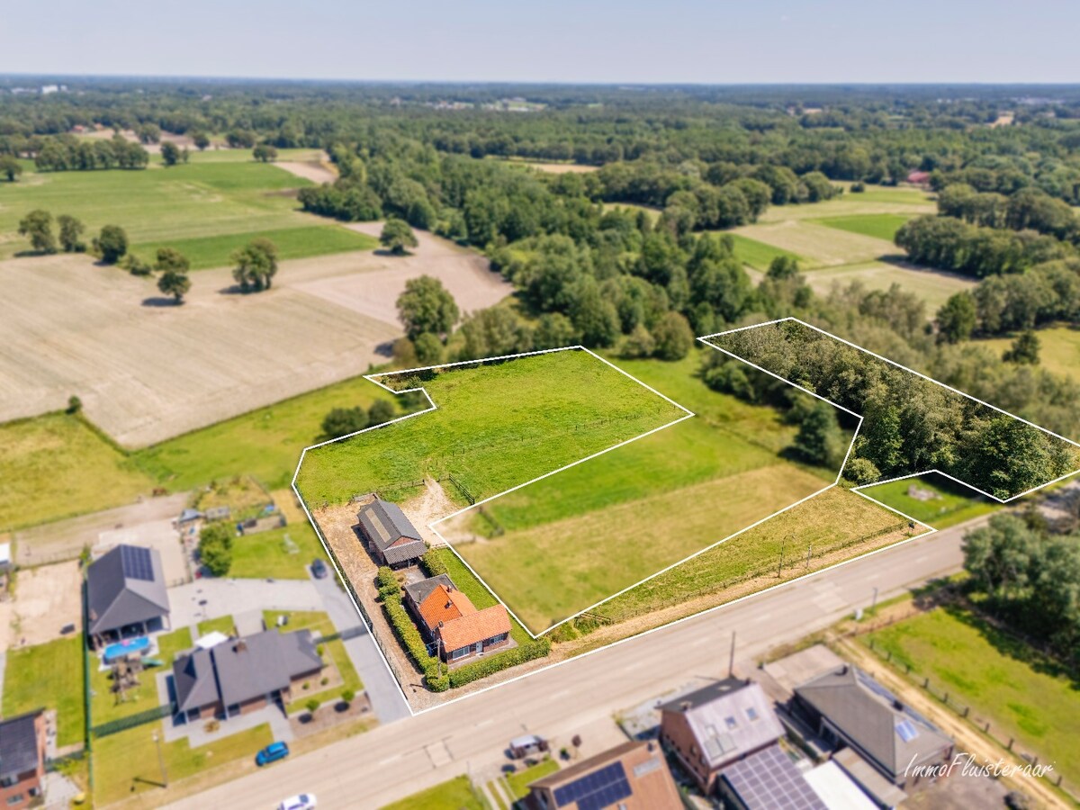 Charmante maison avec des écuries pour chevaux sur environ .. are à Peer. 