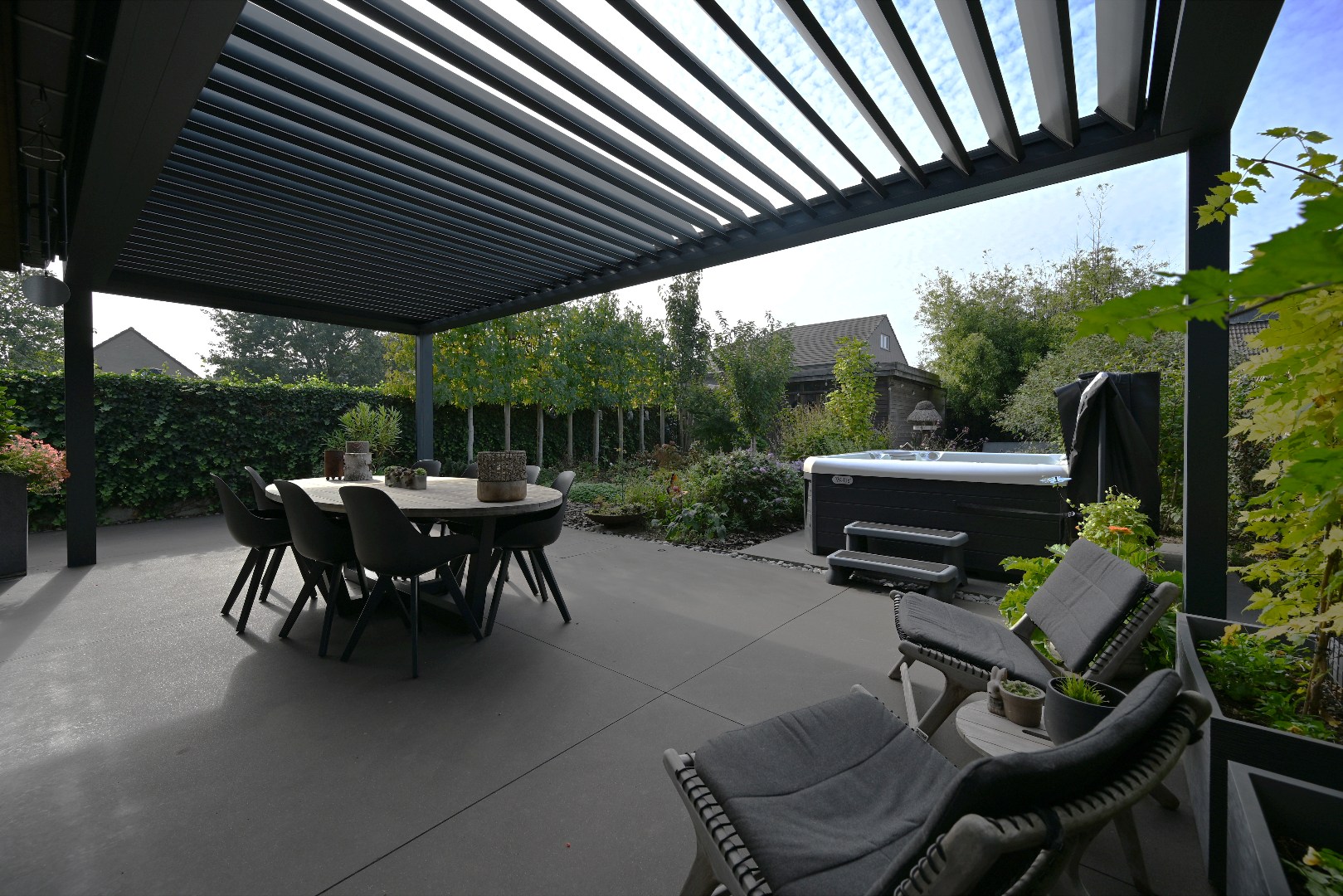Instapklare woning met 3 slpks, garage, tuin én zonneterras te Kluizen 
