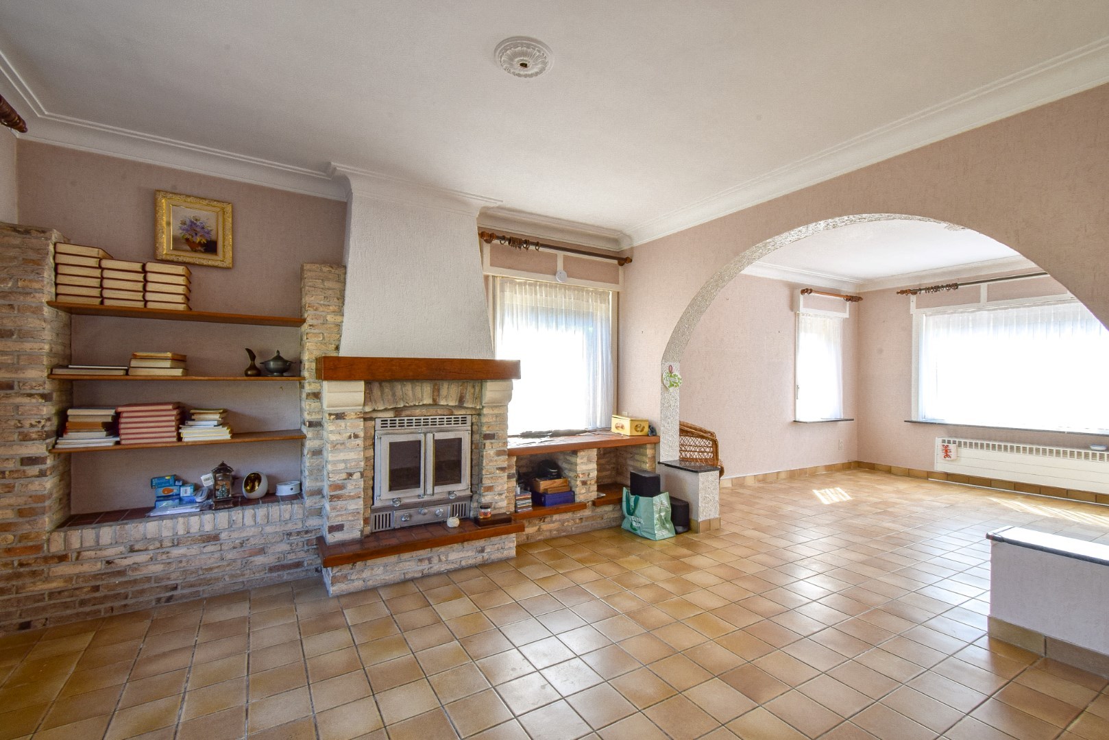 Landelijk gelegen woning ( 258 m²) met inpandige garage en zonnige achtertuin te Snaaskerke 