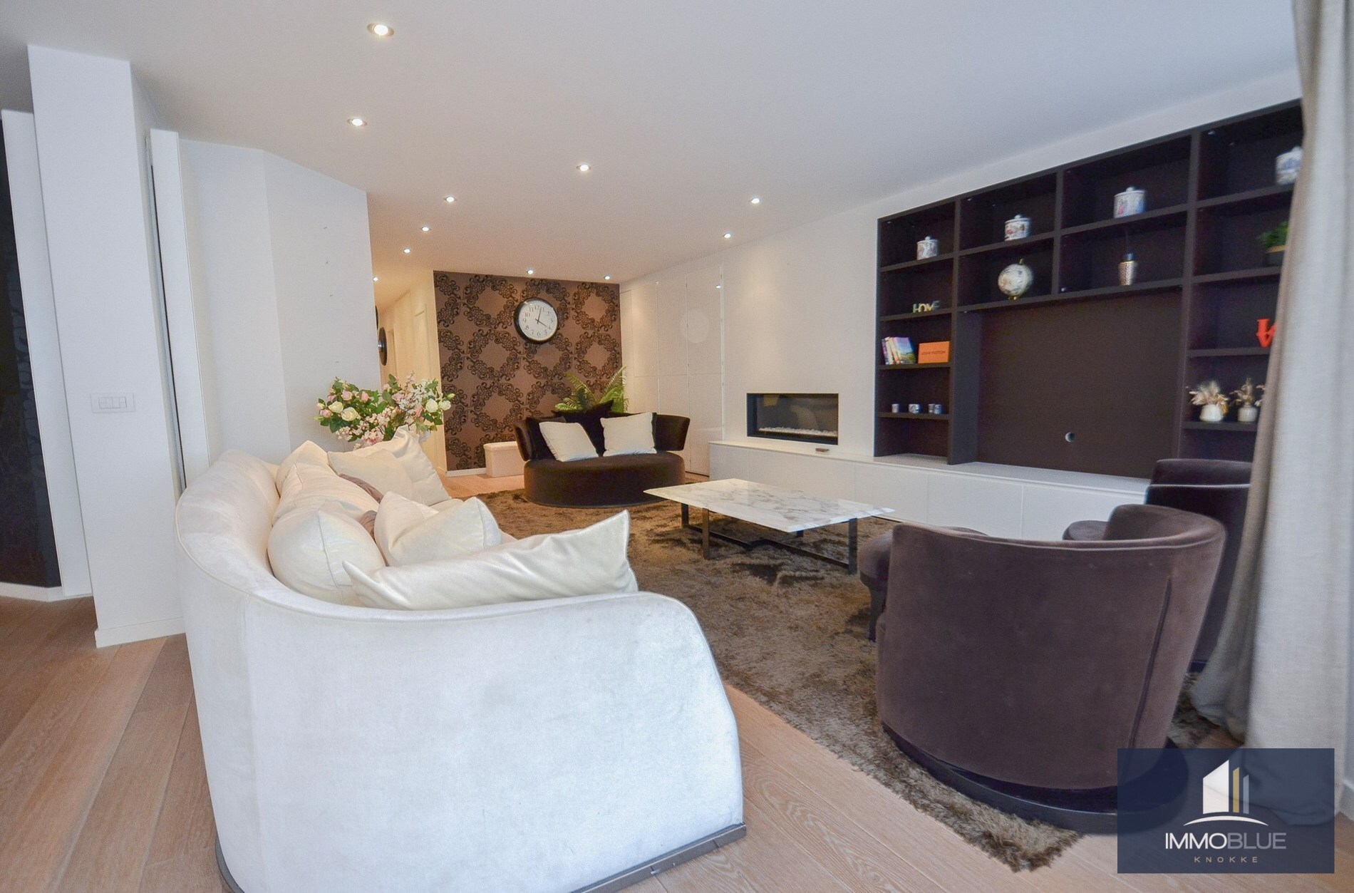 Topaanbieding – Uitzonderlijk ruim appartement gelegen in een stijlvolle residentie. 