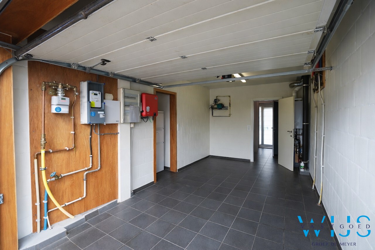 Instapklare halfopen bebouwing in rustige, kindvriendelijke woonwijk ! 