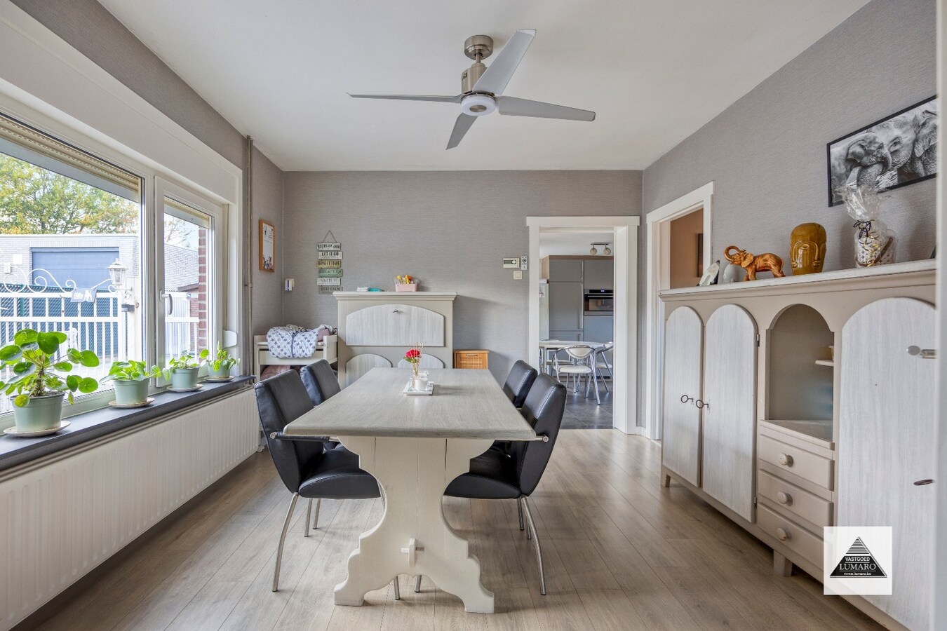 Gezinswoning met 5 slaapkamers, zonnepanelen 