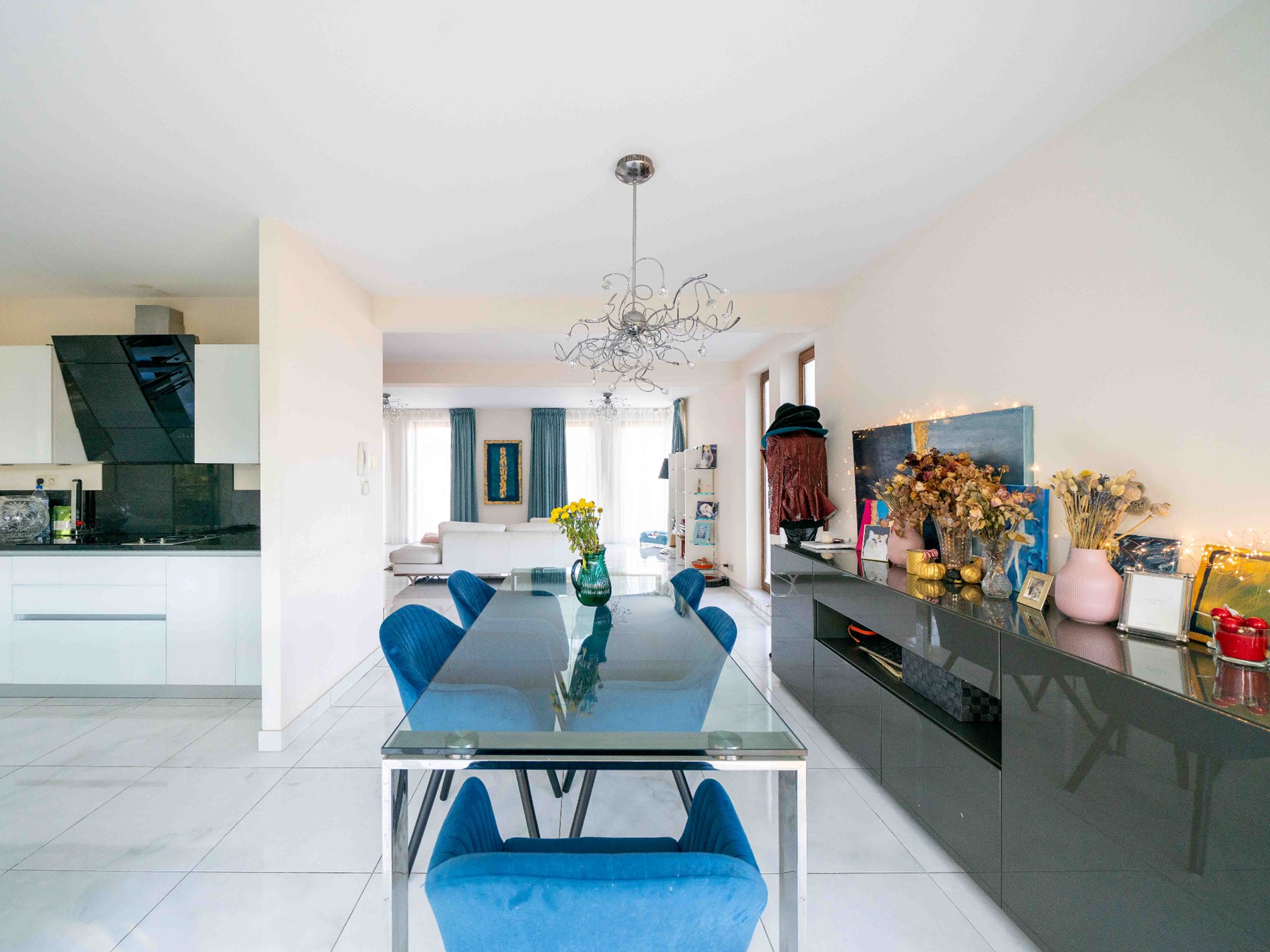 Zéér ruime energiezuinige woning met 4 kamers en bureau 